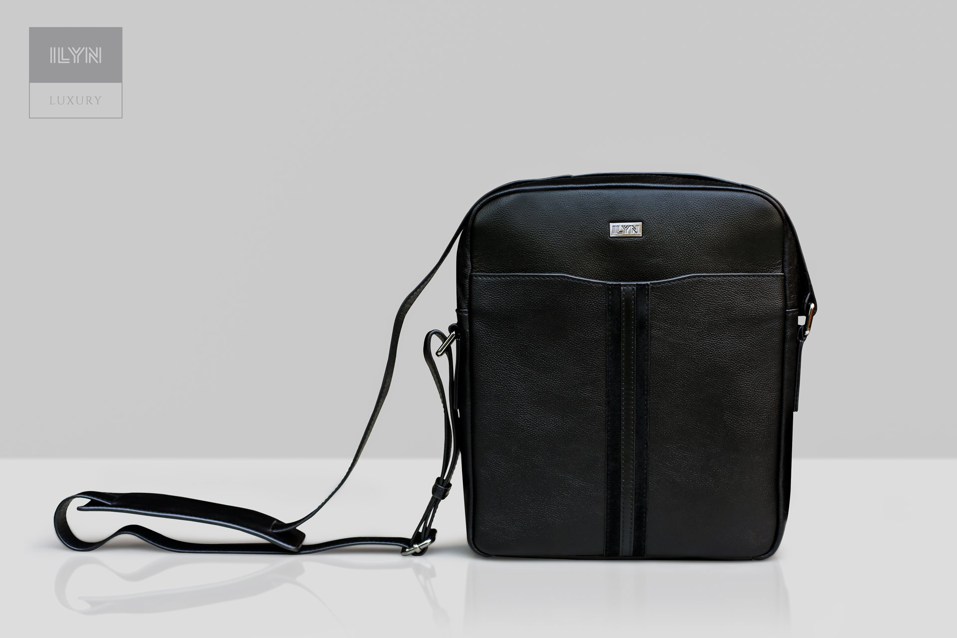 LUXURY Messenger Bag Black/Suede ILYN